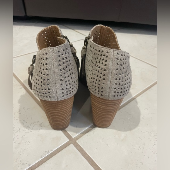 Lucky Brand Tan Sandal Bootied - Picture 4 of 8